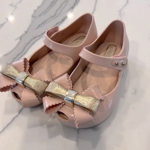 Mini Melissa size 7